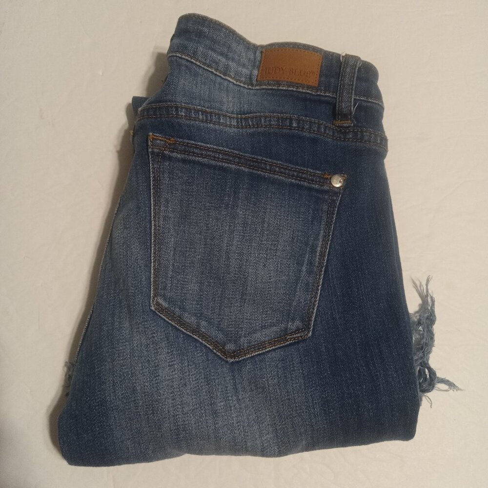 Judy Blue Women's Cropped Fit Frayed Bottom Blue Jeans 7/28 JB8253
